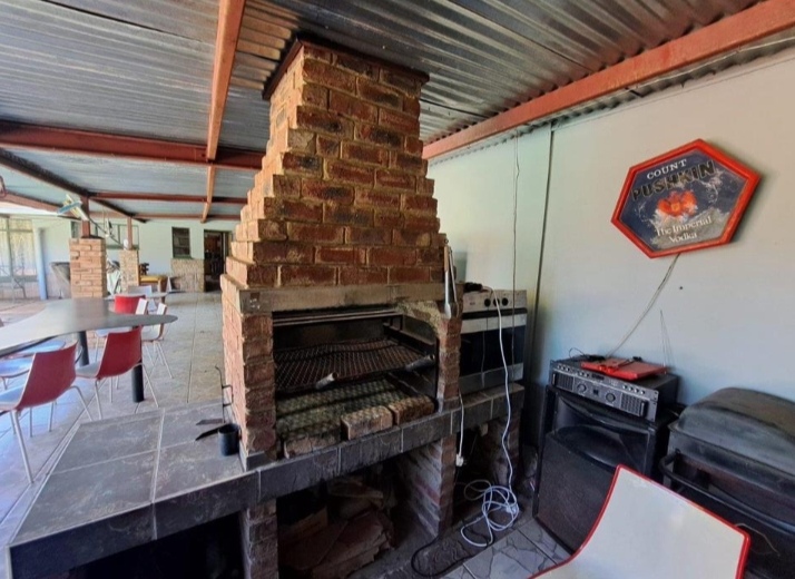 4 Bedroom Property for Sale in Roosheuwel North West